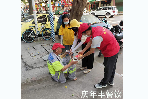 “爱心传递”活动